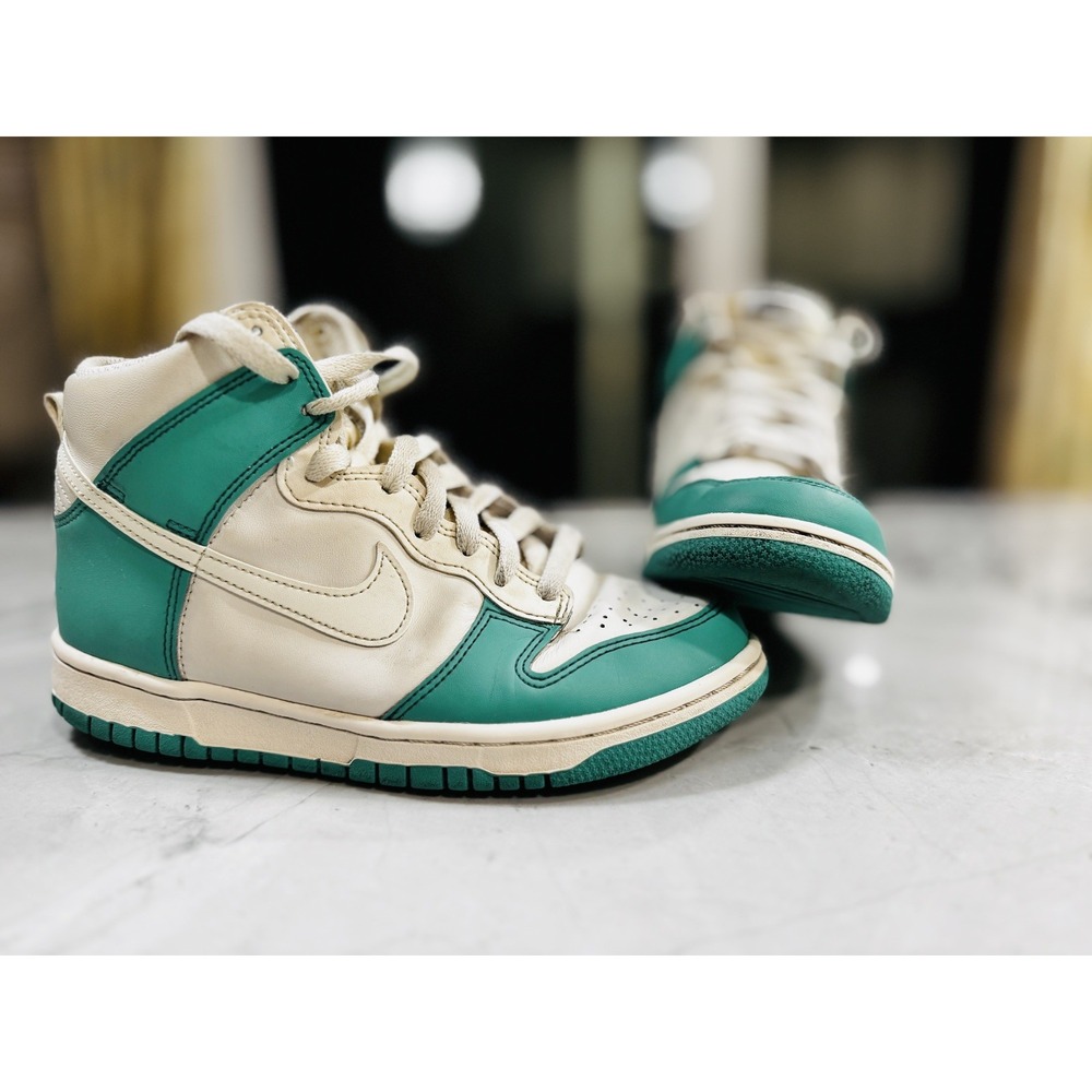 Nike Air Dunk High Phantom Stadium Green  Size 6Y